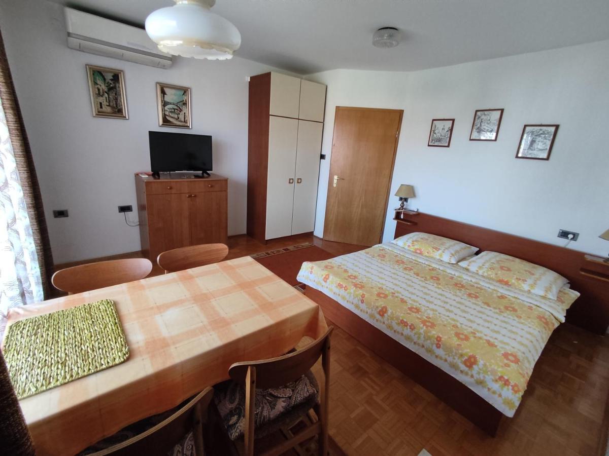 Apartments Samec Ізола Екстер'єр фото