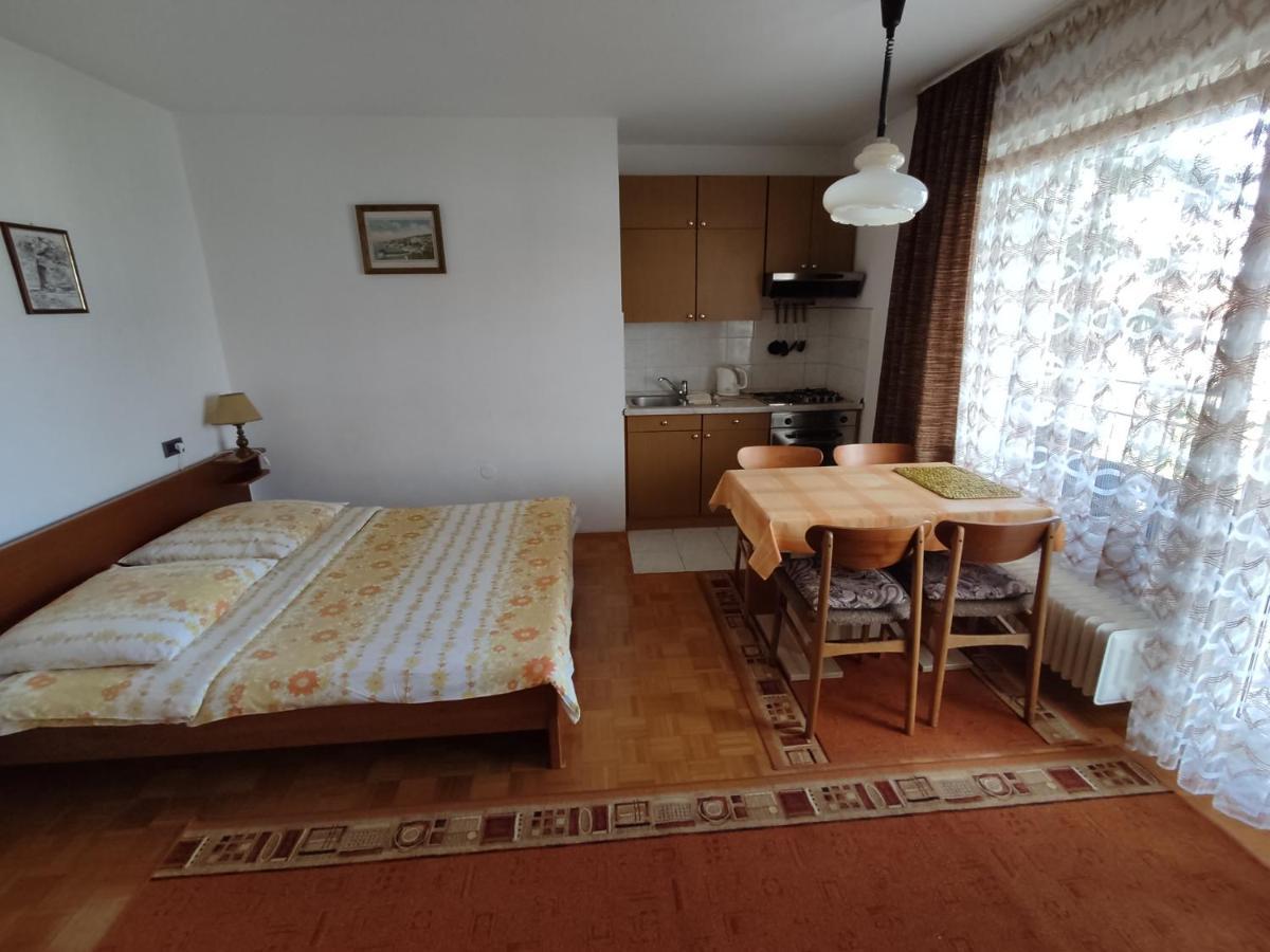 Apartments Samec Ізола Екстер'єр фото