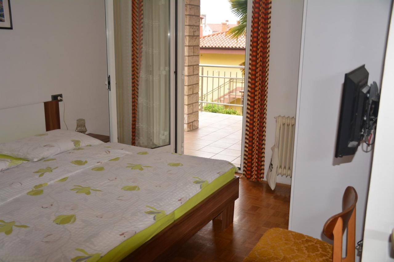 Apartments Samec Ізола Екстер'єр фото